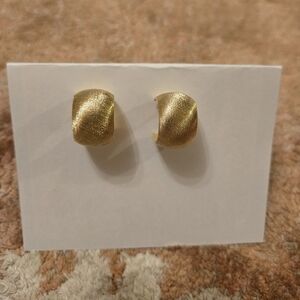 Elegant Wide Gold Tone Hoop Earrings